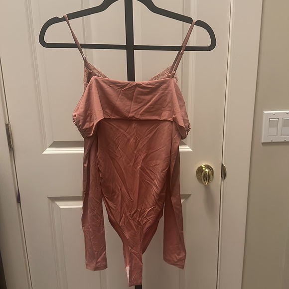 NIGHT NIGHT JONATHAN SIMKHAI COLD-SHOULDER LACE-TRIMMED JERSEY BODYSUIT IN BLUSH - Picture 8 of 12